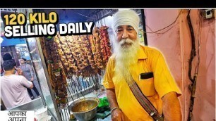 '72 Year Old Baba ji selling India\'s Best Chaap Street Food in Delhi | Harry Uppal'