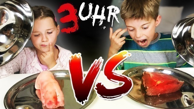 '3 Uhr Nachts REAL FOOD vs. GUMMY FOOD - Herz und Schweine Fuß essen?! Lulu & Leon - Family and Fun'