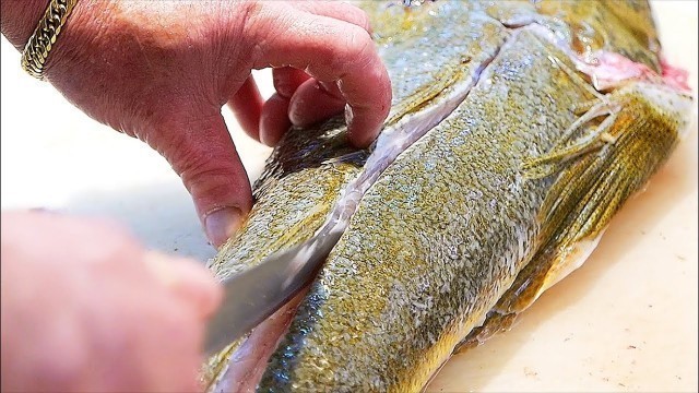 'Japanese Street Food - LIZARD FISH Sashimi Okinawa Seafood Japan'