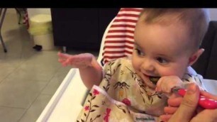 '6 MONTH OLD BABY EATING SOUP, CARROT & CHICKEN + TODDLER EATING SOUP - BLW with EMMI'