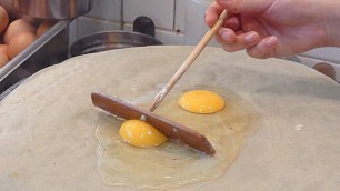 '지엔빙 Chinese style Egg Crepe Sandwich (JianBing) - Korean Street Food'