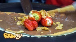 '딸기 크레페 / Strawberry Crepe - Korean Street Food / 서울 동대문 길거리 음식'