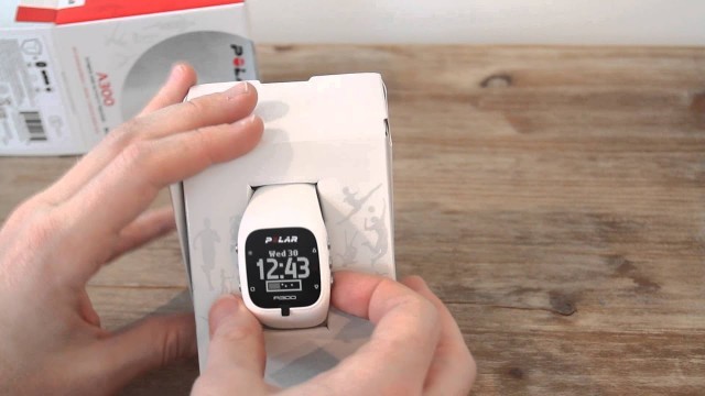 'Polar A300 Fitness Activity Tracker - Unboxing'