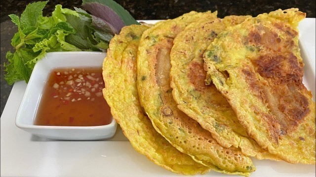 'How to make Banh xeo (Vietnamese crepe)'