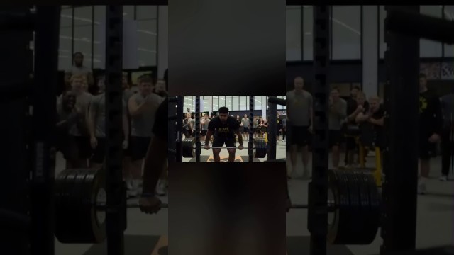 'Iowa Football Workout - Hang Cleaning 400+ with ease!'