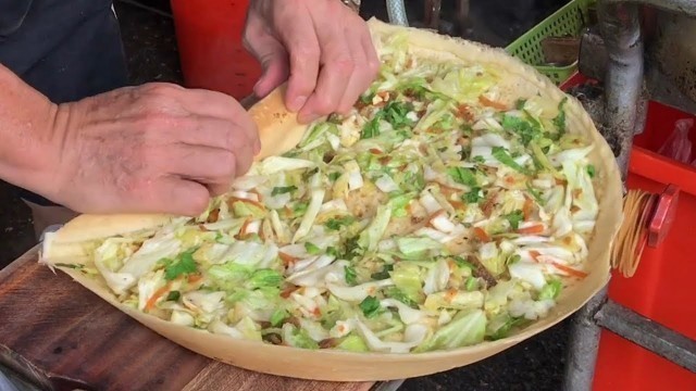 '麥仔煎 - 台灣街頭美食 (Traditional Crispy Crepe - Taiwanese Street Food)'