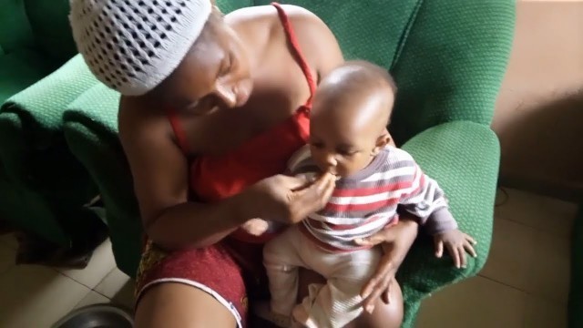 'How To Feed Baby Nigerian Tasty Solid Food ( Garri ), 6 month Old Eating Garri Ball With Potatoes'