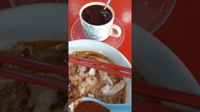 'Food : RM6.4 Standard breakfast for Penang Lang. Hokkien Mee plus hot coffee. #penang #streetfood'