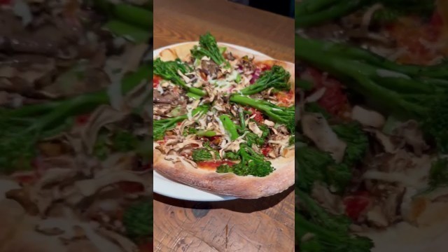 'California Pizza Kitchen | USA.  #italianfood #chinesefood #pizza #food #streetfood #shorts'