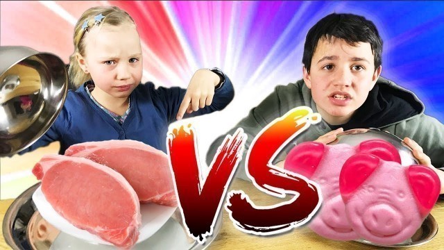 'GUMMY FOOD vs. REAL FOOD CHALLENGE - Muss Isi rohes Schwein essen 