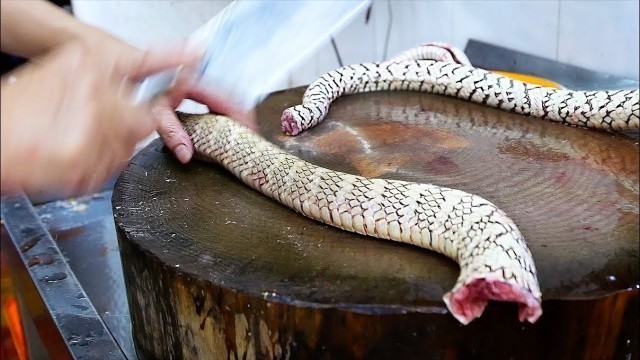 'Chinese Street Food - GIANT SNAKE SOUP Guangdong China'