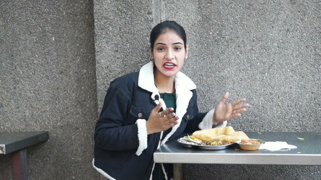 'Mehak food Corner I Kalkaji Ichhole bhature I chole Bhature I review thefoodofficial I Craze khan'