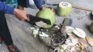 'Amazing Speed Coconut Cutting Skills! Fresh Coconut Juice | Cambodian Street Food'