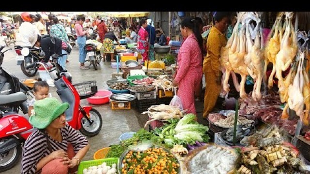 'Awesome morning street food, variety of Khmer Traditional cake, Khmer noodle, chicken, seafood'