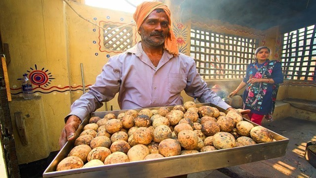 'Indian Street Food in Varanasi, India! VEGETARIAN Food + RARE COW DUNG BAATI in Benares!'