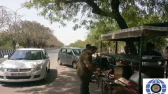 'एक बार खाएंगे तो बार-बार आएंगे।Noida Street Food। Gupta Ji Chole Bhature'