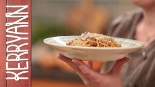 'Super simple spaghetti bolognese | Jamie\'s Food Revolution Day'