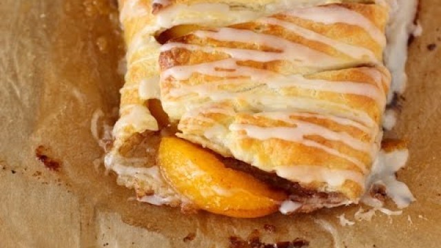 'How to Make Peach Cobbler Pastry Braid'