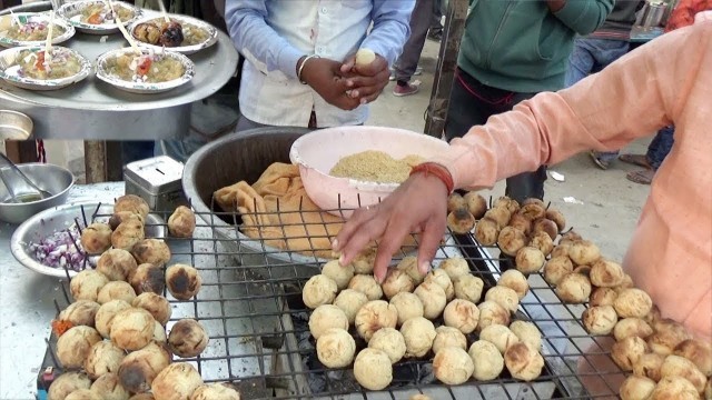 'Noida Special Litti Choka ( 20 rs 2 Piece ) & Malai Chaap 50 rs | Street Food Noida NCR'