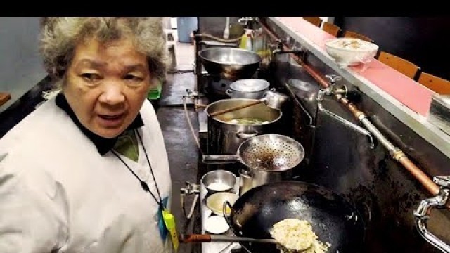 'Grandmother\'s Fried Rice - Japanese Street Food'