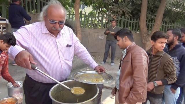 'Dal, Chawal & Halwa @ 5 Rs - Free Food Distribution in Noida - 500 Plates Finish Daily'