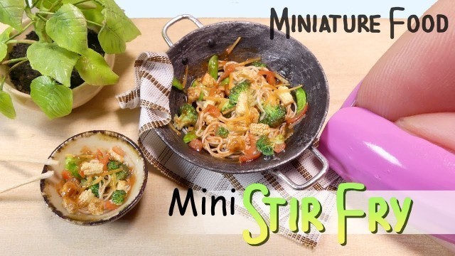 'How To Stir Fry & Wok Tutorial // DIY Miniature Food SugarCharmShop'