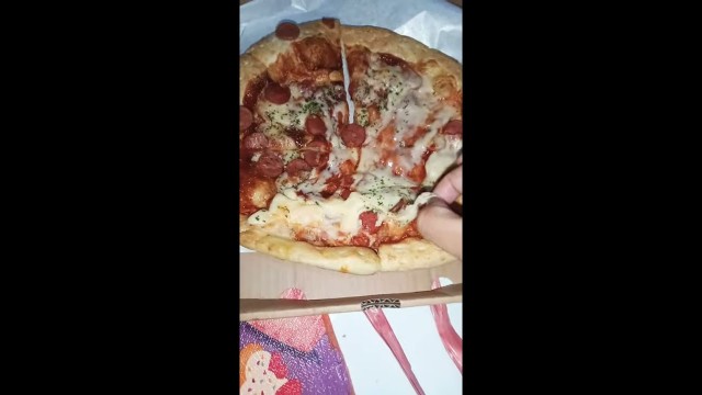 'REVIEW Pizza Hut Delivery PHD PROMO GRABFOOD 35 RIBU ternyata????? MANTULLL'