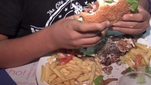 'Man vs. Food Italia'