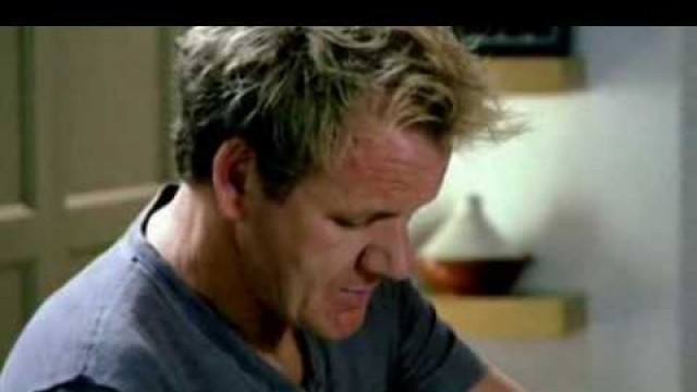 'Gordon Ramsay - How to make shortcrust pastry'