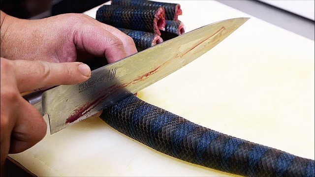 'Japanese Street Food - VENOMOUS SEA SNAKE Okinawa Seafood Japan'