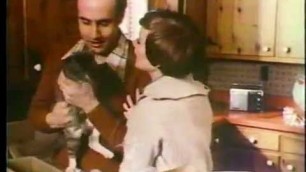 'Jeffrey Tambor 1970s Tender Vittles Cat Food Commercial'