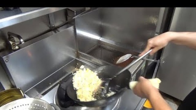 'Japanese Street Food - FRIED RICE and RAMEN - Japanese Style'