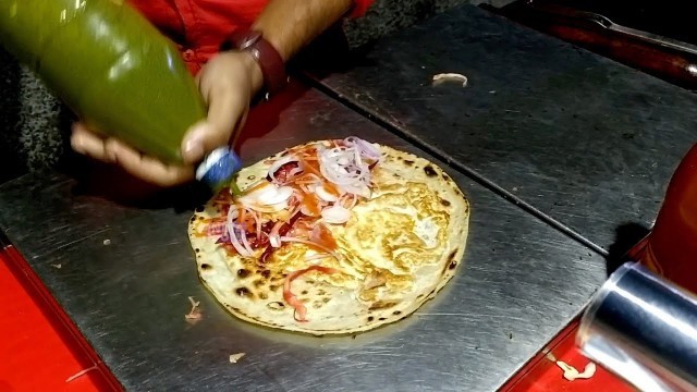 'नोएडा का टेस्टी मोमोज़ वाला - Street Food Noida'