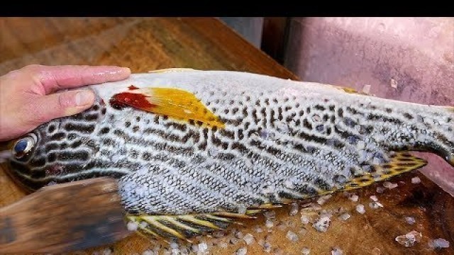 'Japanese Street Food - RUBBER LIP Fish Eggs Sashimi Okinawa Seafood Japan'