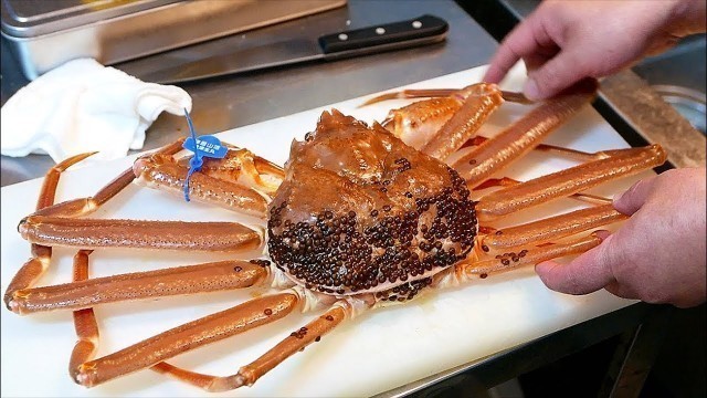 'Japanese Street Food - GIANT SNOW CRAB Seafood Okinawa Japan'