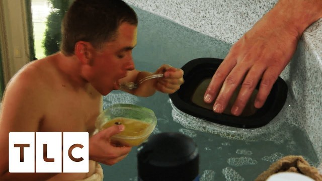 'Man Heats Up Food In His Jacuzzi! | Extreme Cheapskates'