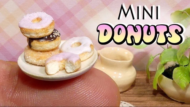 'Simple Mini Donuts Tutorial // DIY Miniature Food www.sugarcharmshop.dk'