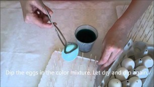 'Easter DIY: How to Color Eggs Using  Food Coloring'