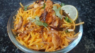 'Burmese Atho with crackers - Famous chennai street food'