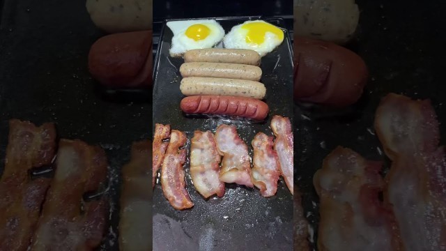 'American Breakfast ASMR / crunchy bacon sausage hotdog egg / Pinoy Family in California #shorts'