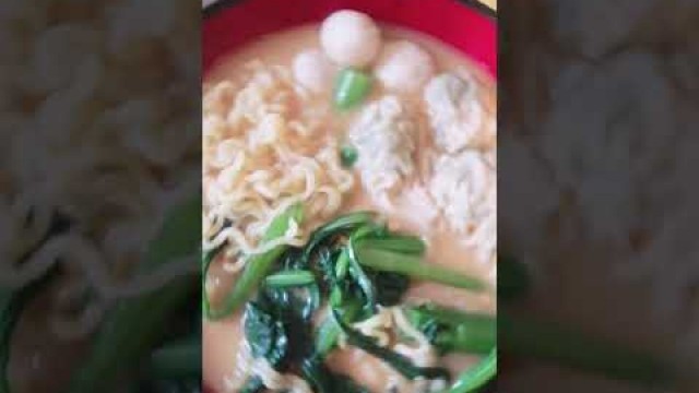 'Asmr - Korean spicy cheese ramen noodles delicious. #cheeseramen  #foodporn #shorts  #asmrmukbang'