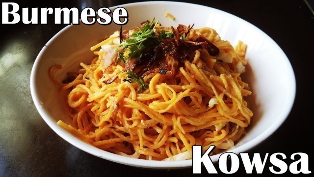 'Famous Street Food Burmese Kowsa / Atho'