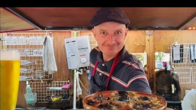 'A Food Stall Runs by a French Owner in Fukuoka, Japan.[屋台]'