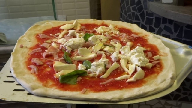 'Authentic Italian Street Food: Oven and Fried Pizza (Pizza Fritta) + Gelato Ice Cream, Naples, Italy'