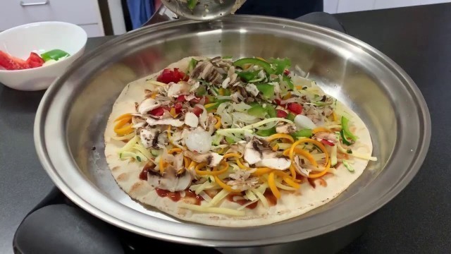 'No bake pizza using Saladmaster'