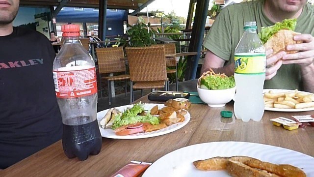 'Americans trying crocodile burger in Australia'