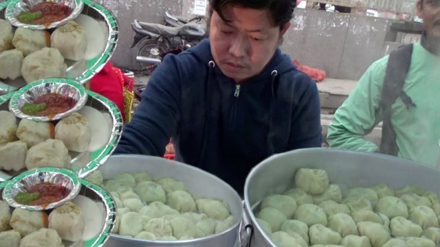 'Noida\'s Delicious Momos Sold By Hard Working Nepali Batsal Bhai | Street Food Noida'