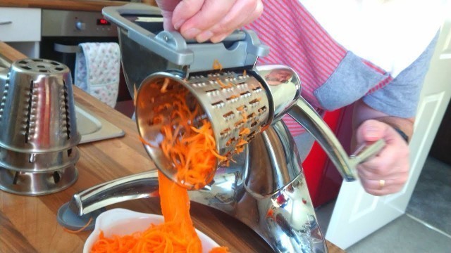 'How to cut vegetables using the SaladMaster slicer | Quick, easy and very convenient to use.'