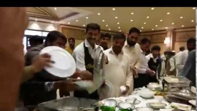 'How Pakistani Fight at eating wedding food in Marriage hall | Lahore'