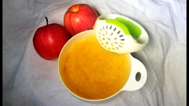 'How to make Apple Puree for 6 month old baby | Homemade baby food | Cooking365'